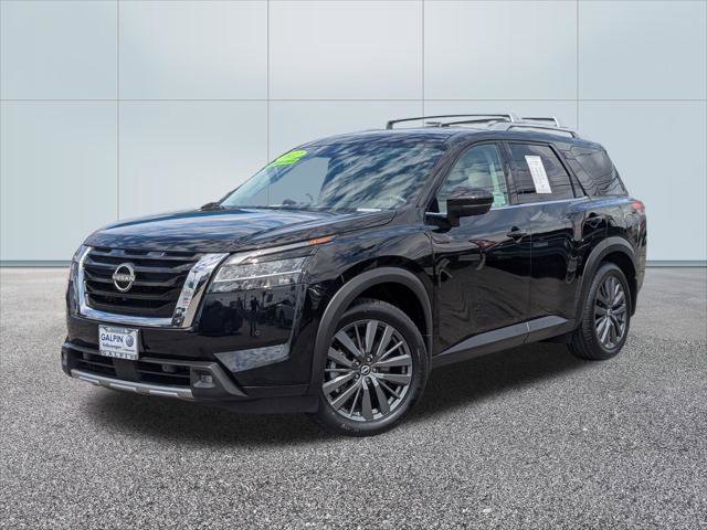 Used 2022 Nissan Pathfinder SL w/ SL Premium Package image 1