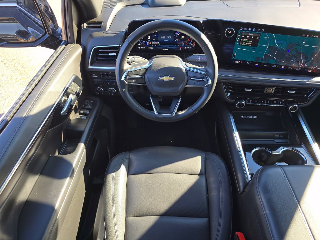 Used 2025 Chevrolet Suburban LT AWD/4WD image 31