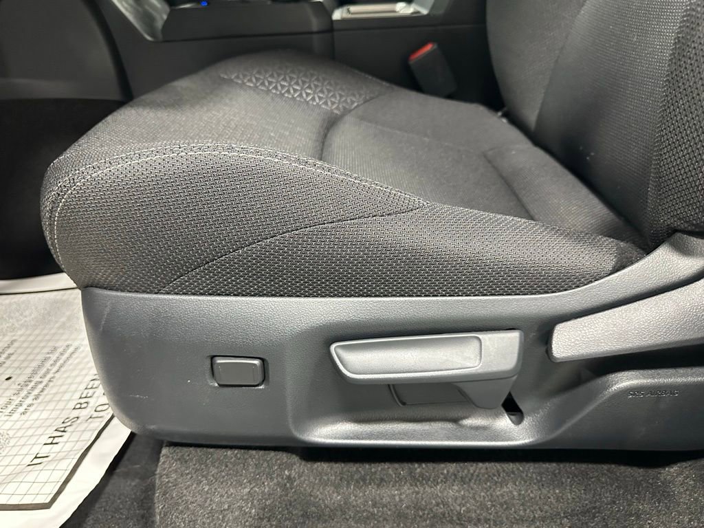 Used 2025 Toyota 4Runner SR5 AWD/4WD image 12