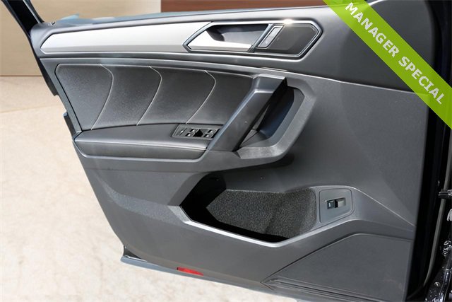 Used 2024 Volkswagen Tiguan SE image 11