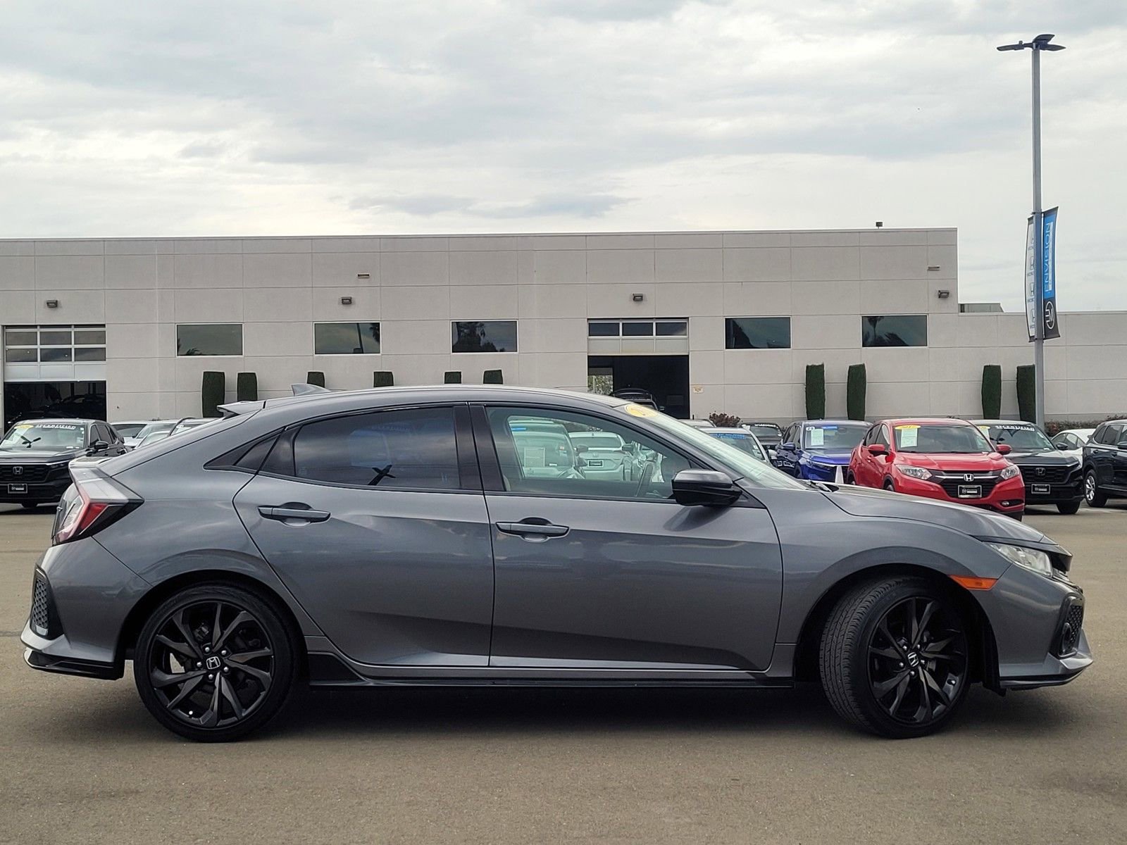 Used 2017 Honda Civic Sport image 4