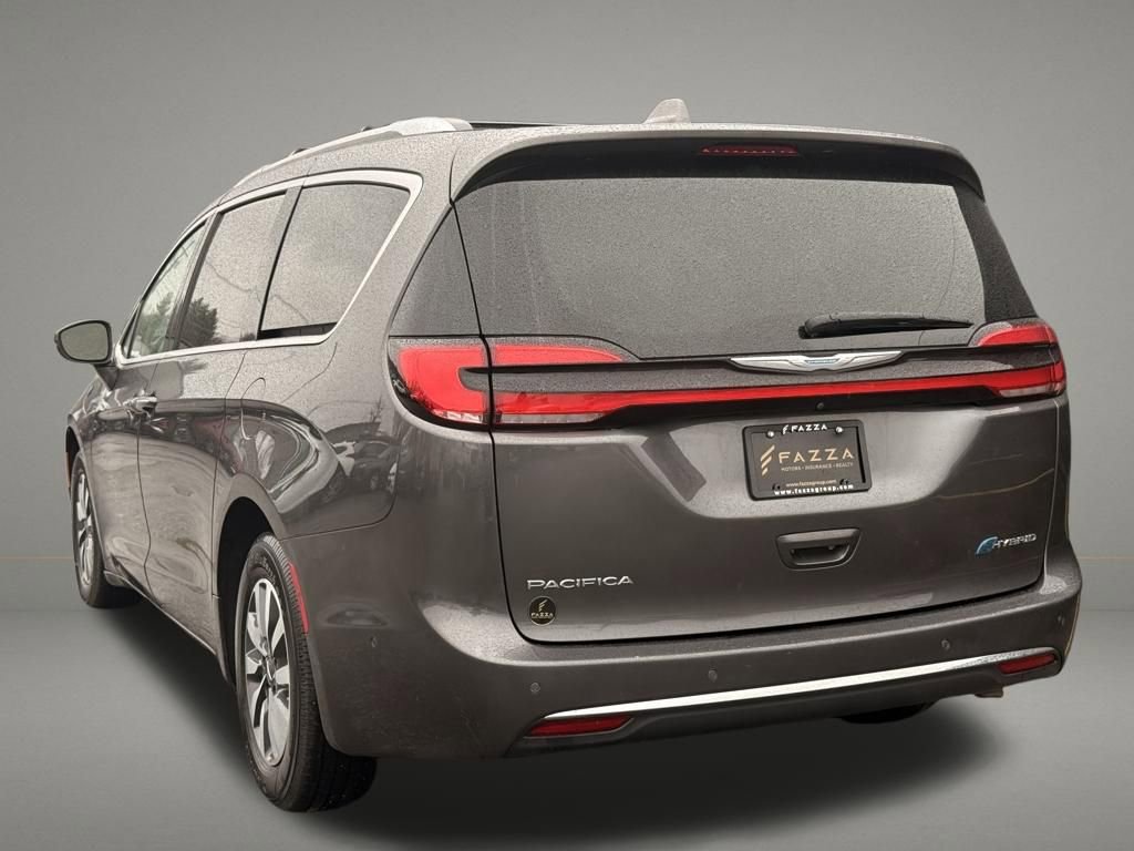Used 2021 Chrysler Pacifica Touring-L image 3