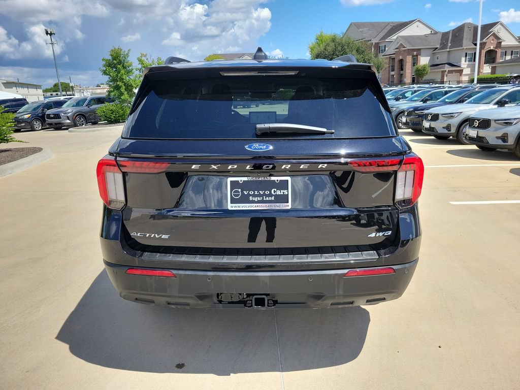 Used 2026 Ford Explorer Active AWD/4WD image 6