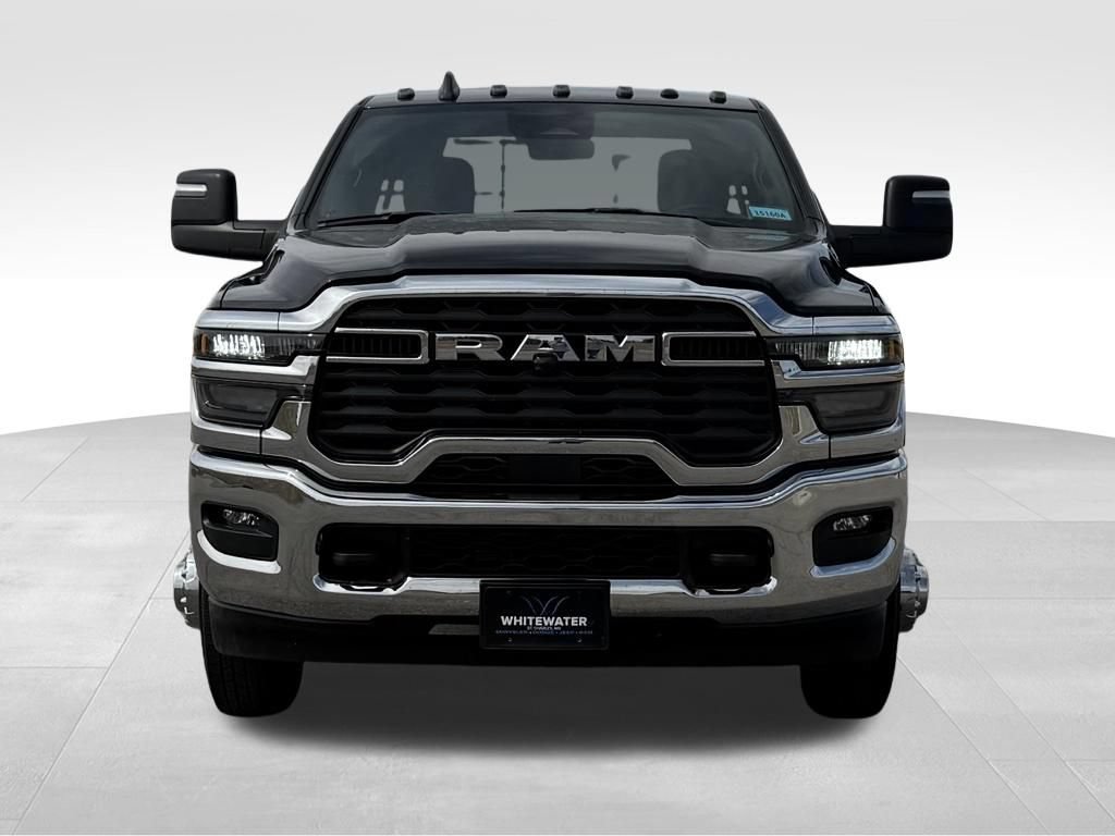 Used 2026 RAM 3500 Tradesman w/ Chrome Appearance Group AWD/4WD image 19