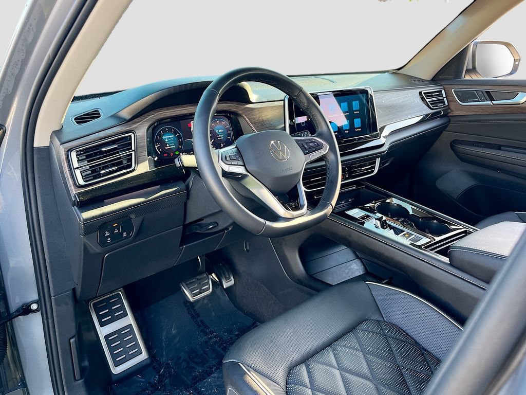 Used 2025 Volkswagen Atlas SEL Premium R-Line AWD/4WD image 9