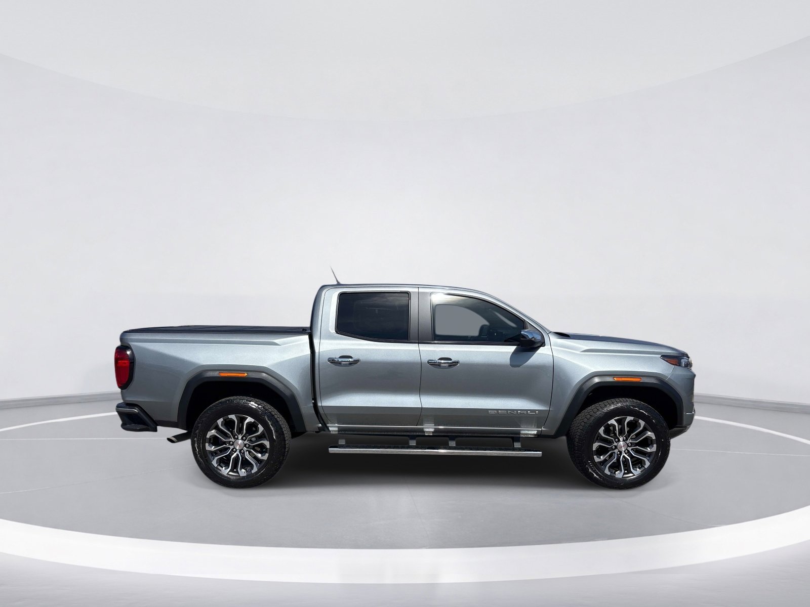 Certified 2024 GMC Canyon Denali image 9