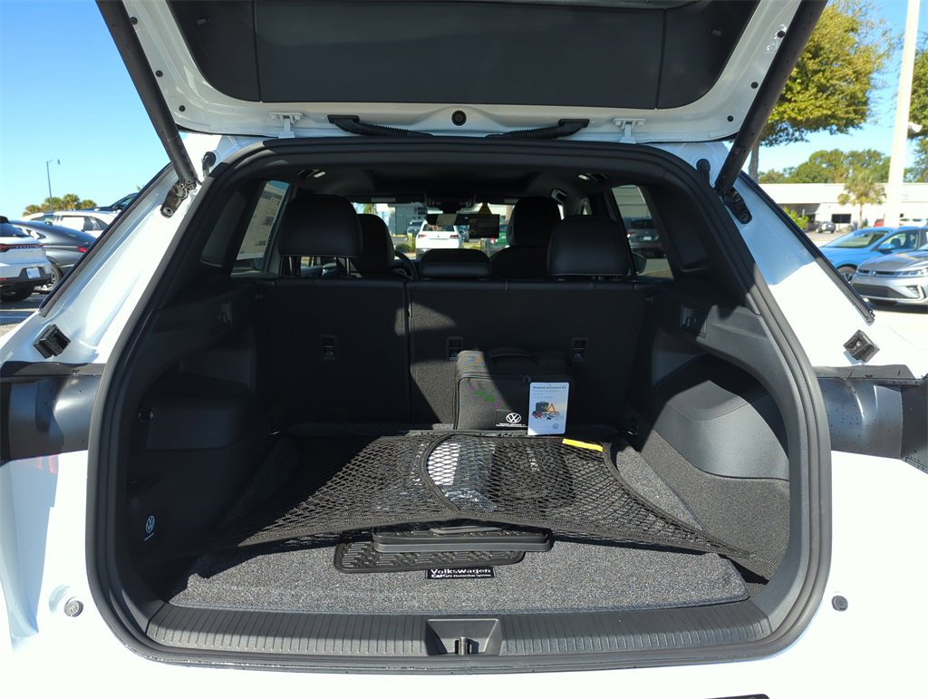 New 2026 Volkswagen Tiguan SE R-Line image 15