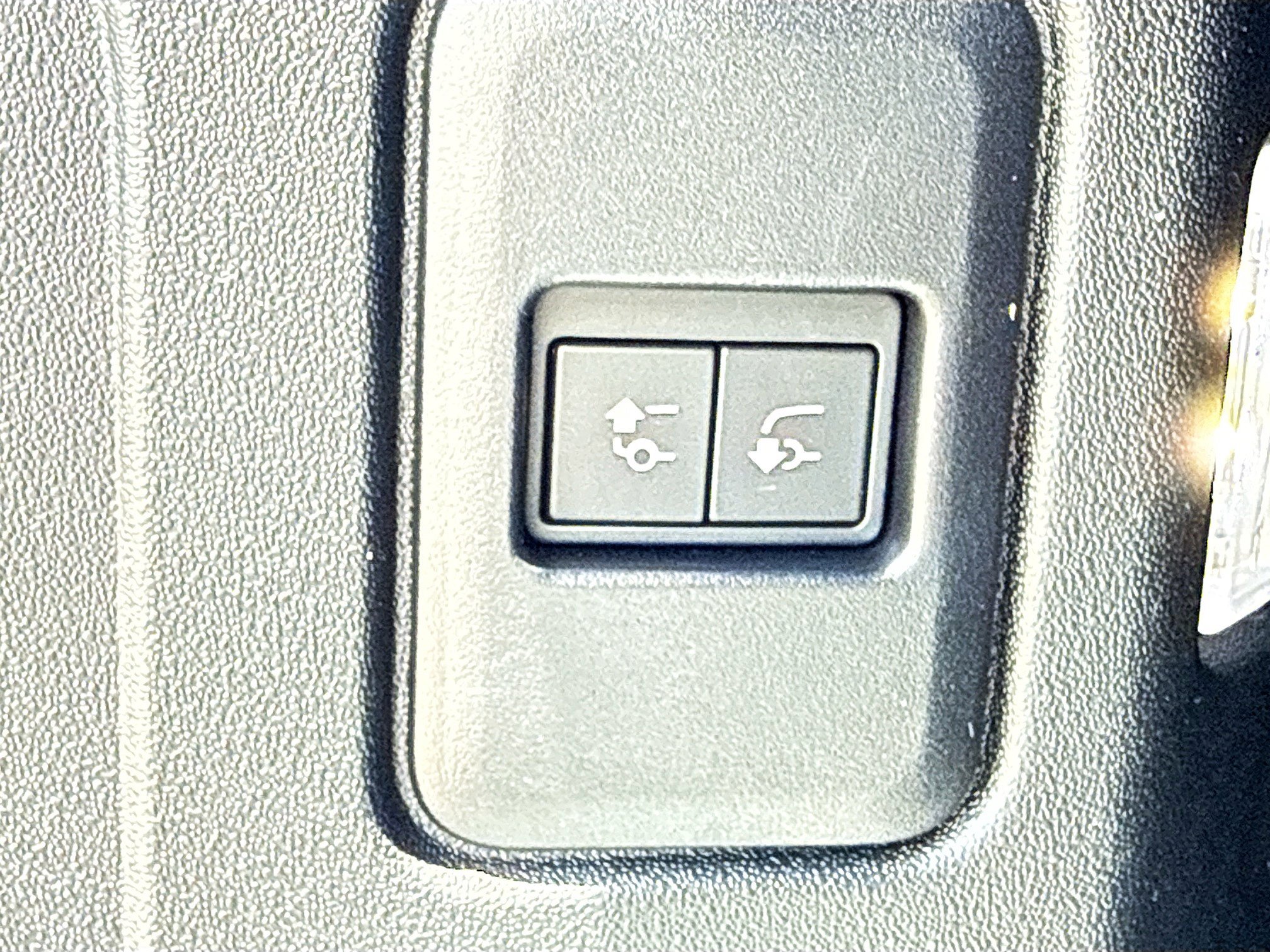 New 2026 Land Rover Defender 110 X AWD/4WD image 13