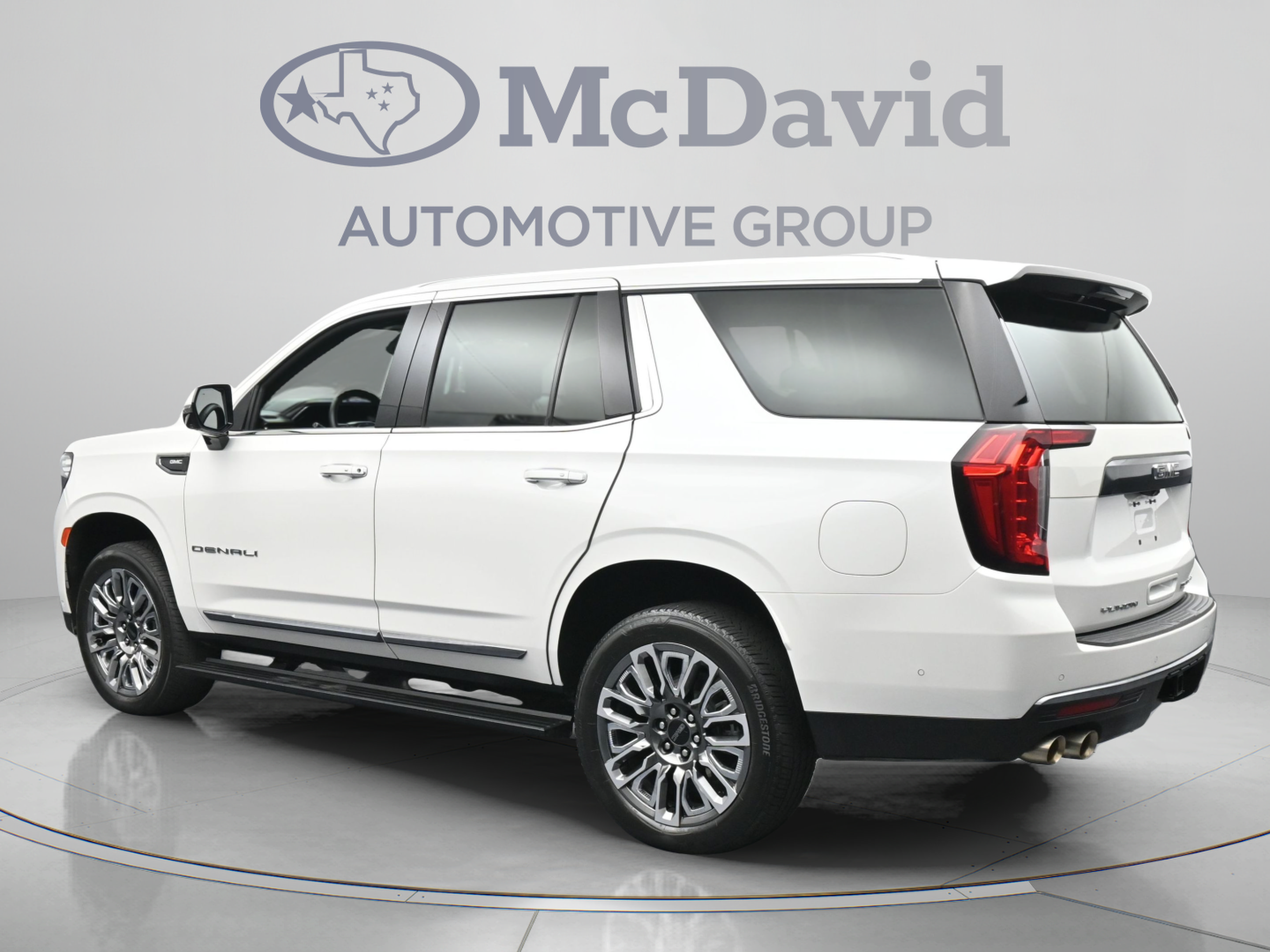 Used 2024 GMC Yukon Denali Ultimate AWD/4WD image 6
