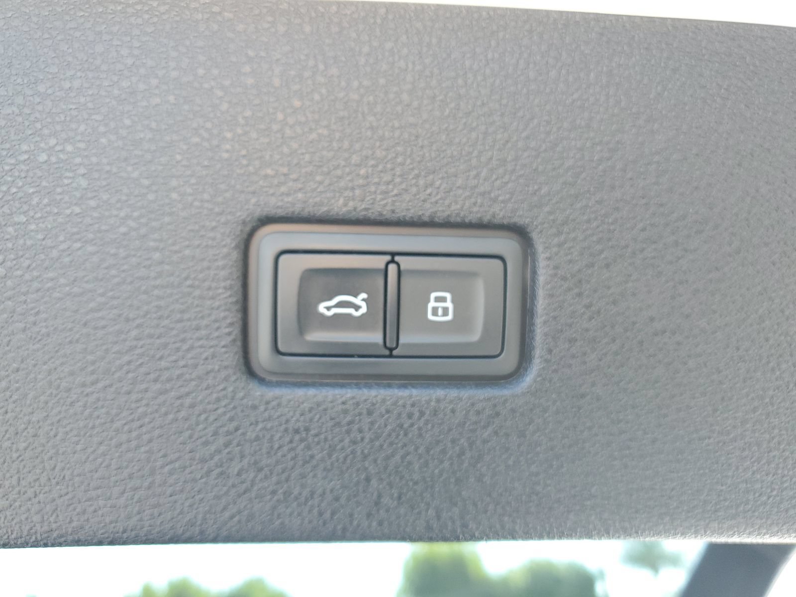 Used 2022 Audi Q8 Premium Plus AWD/4WD image 9