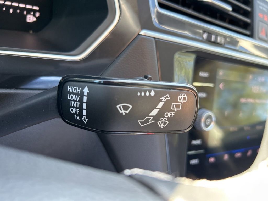 Used 2024 Volkswagen Tiguan S image 28