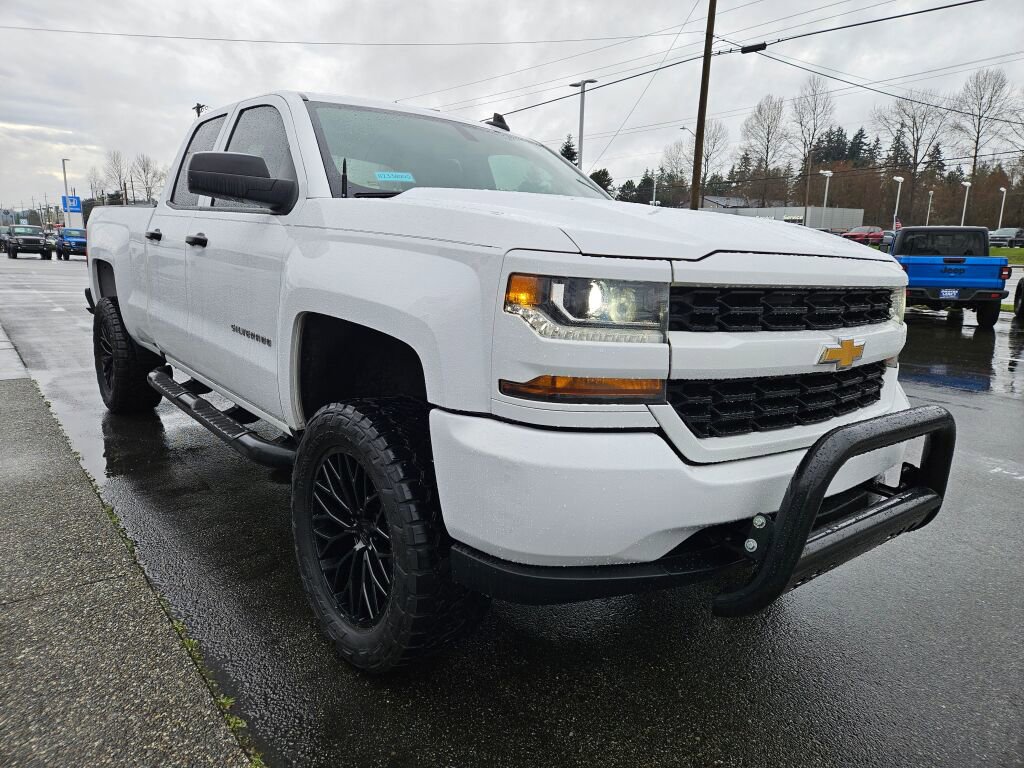 Used 2017 Chevrolet Silverado 1500 Custom w/ Custom Convenience Package image 6
