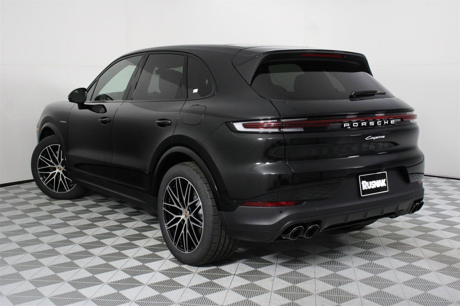 New 2026 Porsche Cayenne E-Hybrid image 3