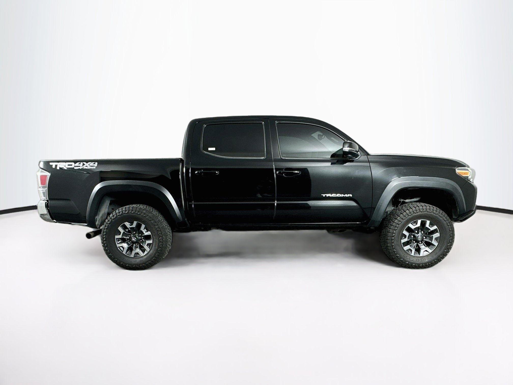 Used 2023 Toyota Tacoma TRD Off-Road AWD/4WD image 10