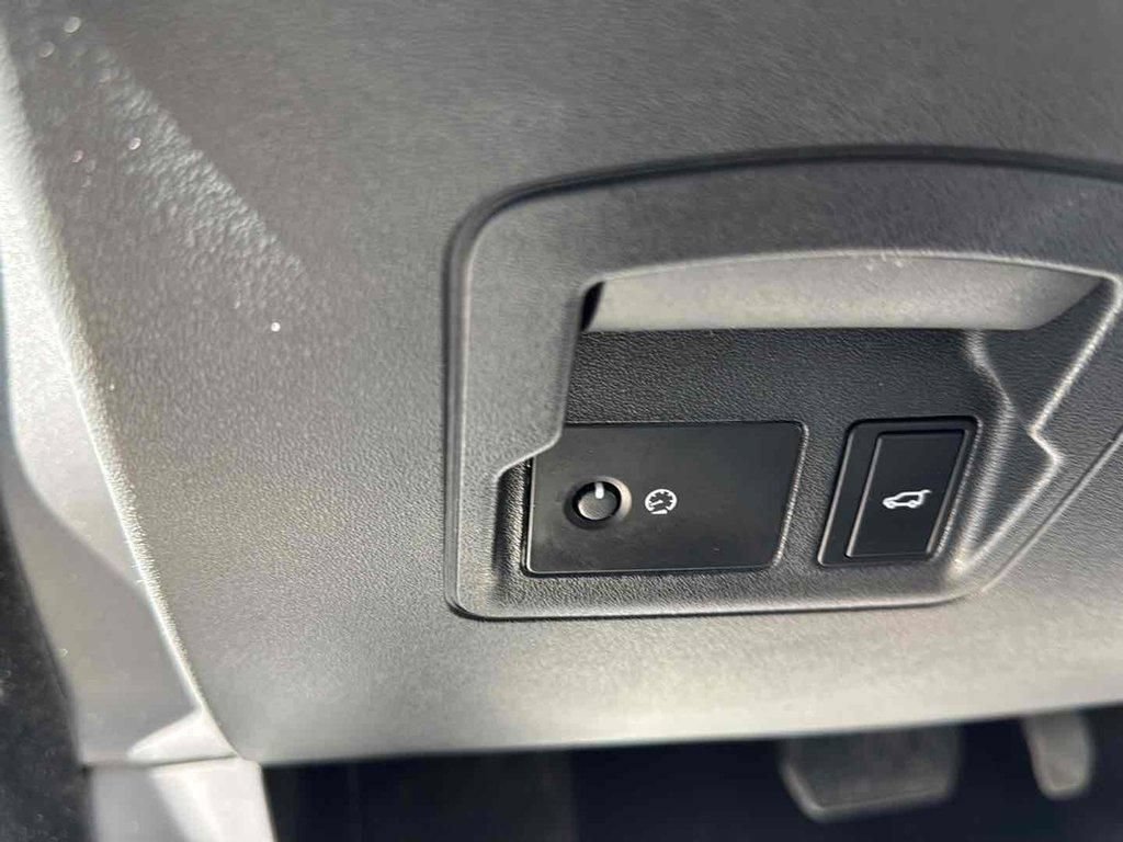 Used 2022 Land Rover Range Rover Velar S AWD/4WD image 35