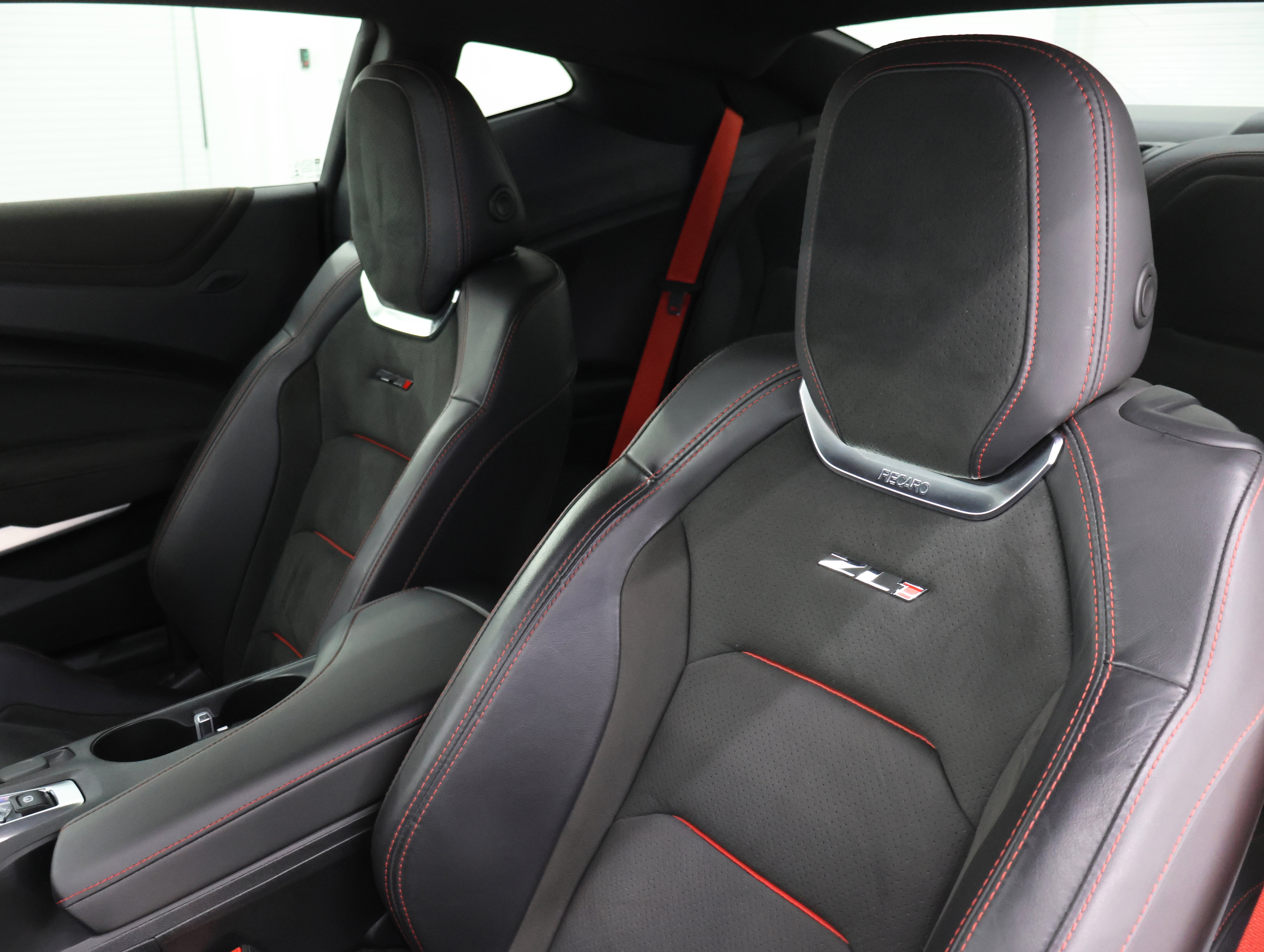 Used 2017 Chevrolet Camaro ZL1 image 38