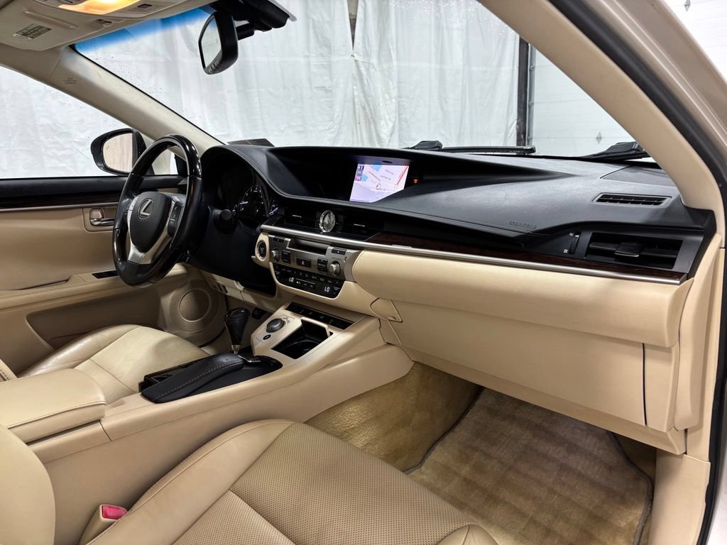 Used 2014 Lexus ES 350 w/ Luxury Package FWD image 61