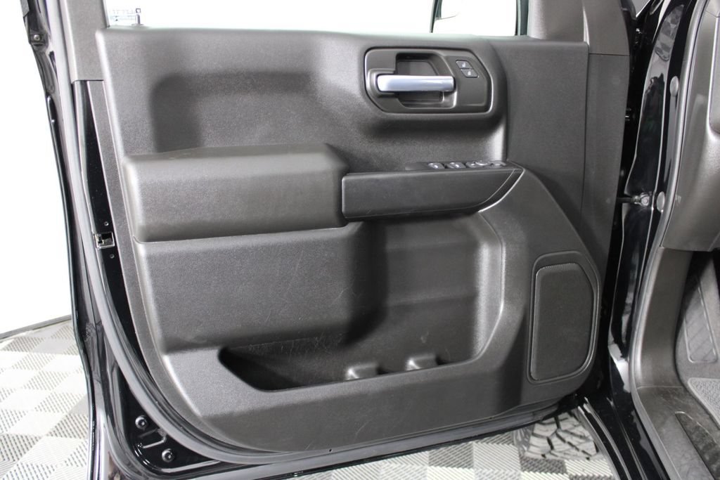 Used 2021 GMC Sierra 1500 4x4 Crew Cab w/ Sierra Value Package image 15