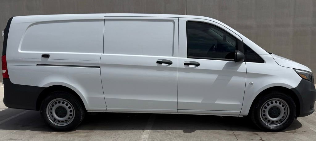 Used 2023 Mercedes-Benz Metris image 4