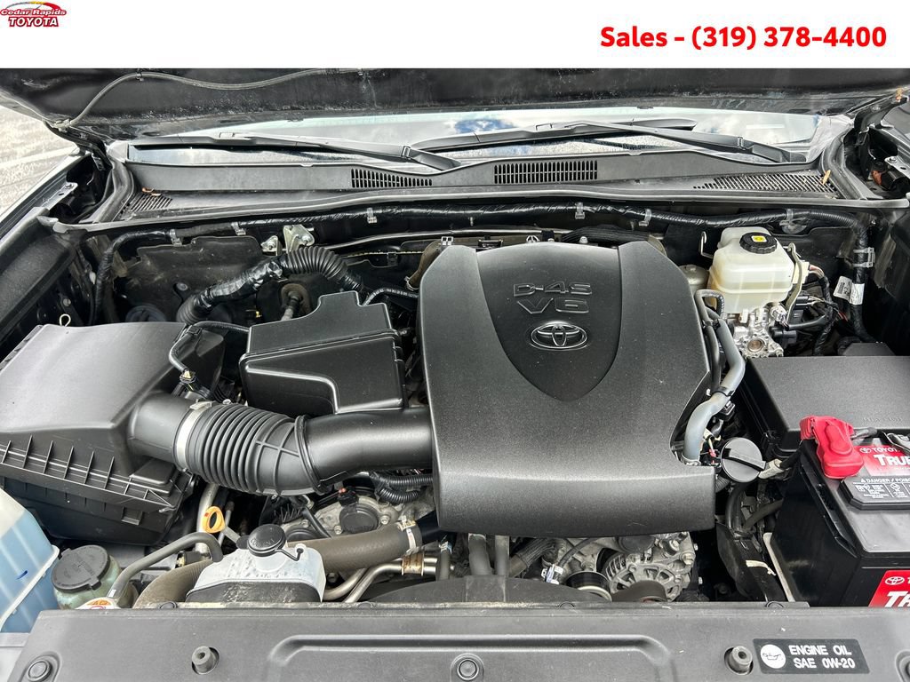 Certified 2018 Toyota Tacoma TRD Off-Road AWD/4WD image 21
