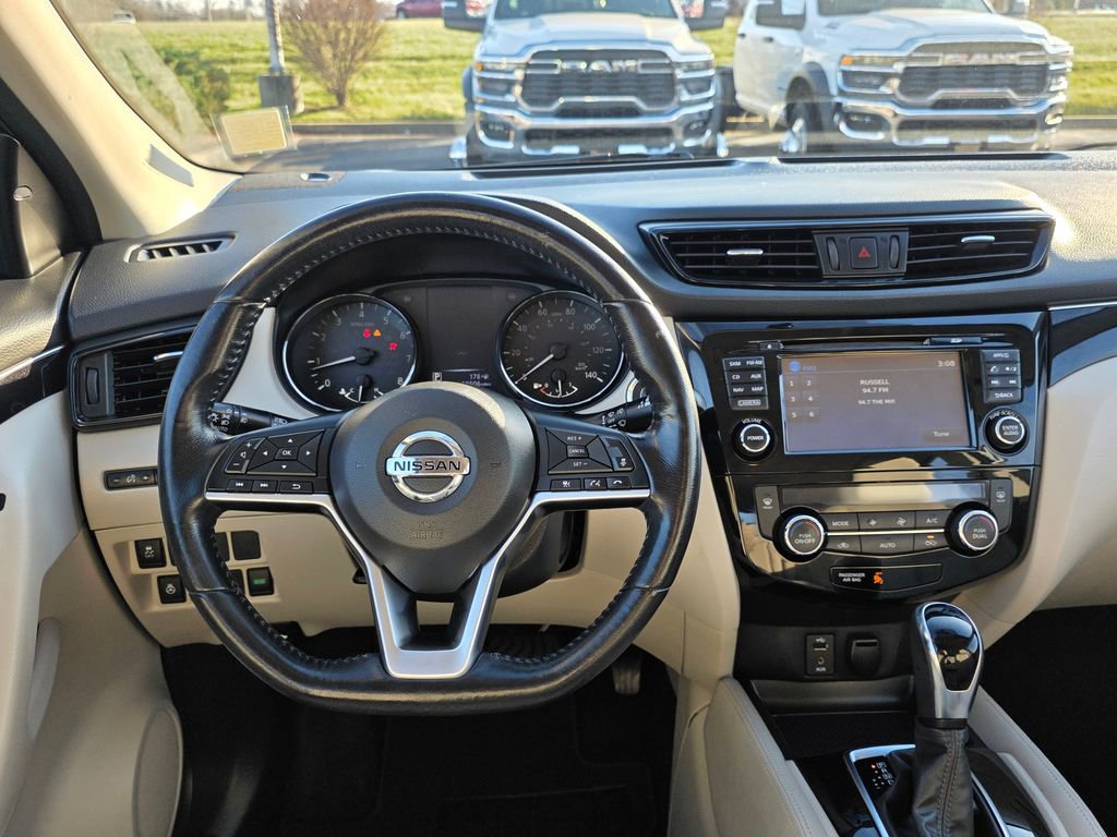 Used 2018 Nissan Rogue Sport SL image 35