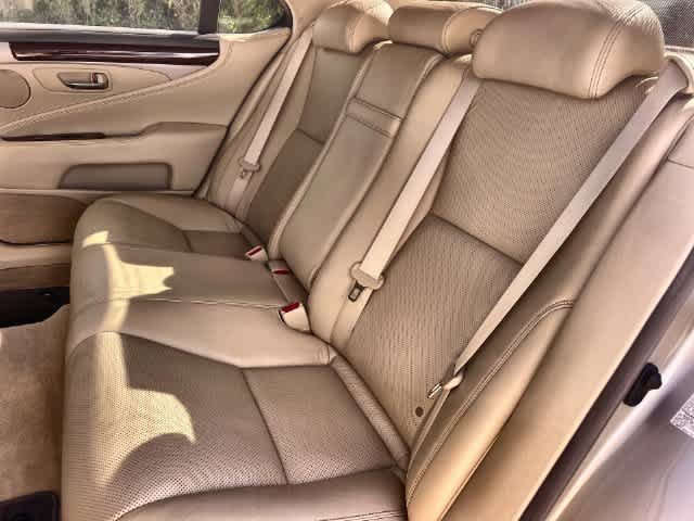 Used 2016 Lexus LS 460 w/ Comfort Package RWD image 14