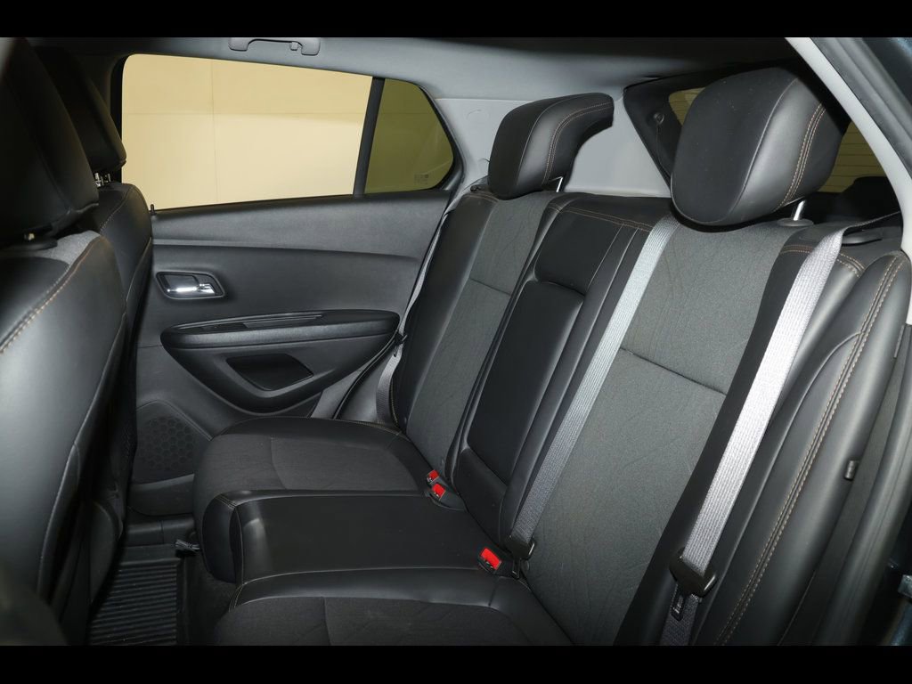 Used 2021 Chevrolet Trax LT w/ Sport Edition image 27