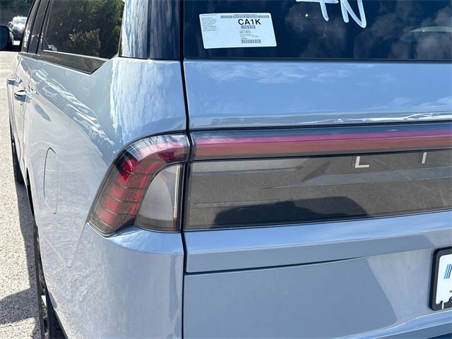 New 2025 Lincoln Navigator L Reserve w/ Jet Appearance Package image 11