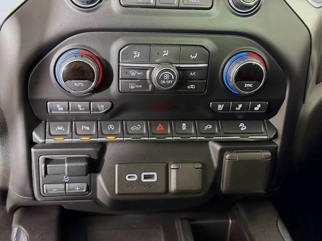 Used 2021 Chevrolet Silverado 1500 LTZ w/ Technology Package AWD/4WD image 17