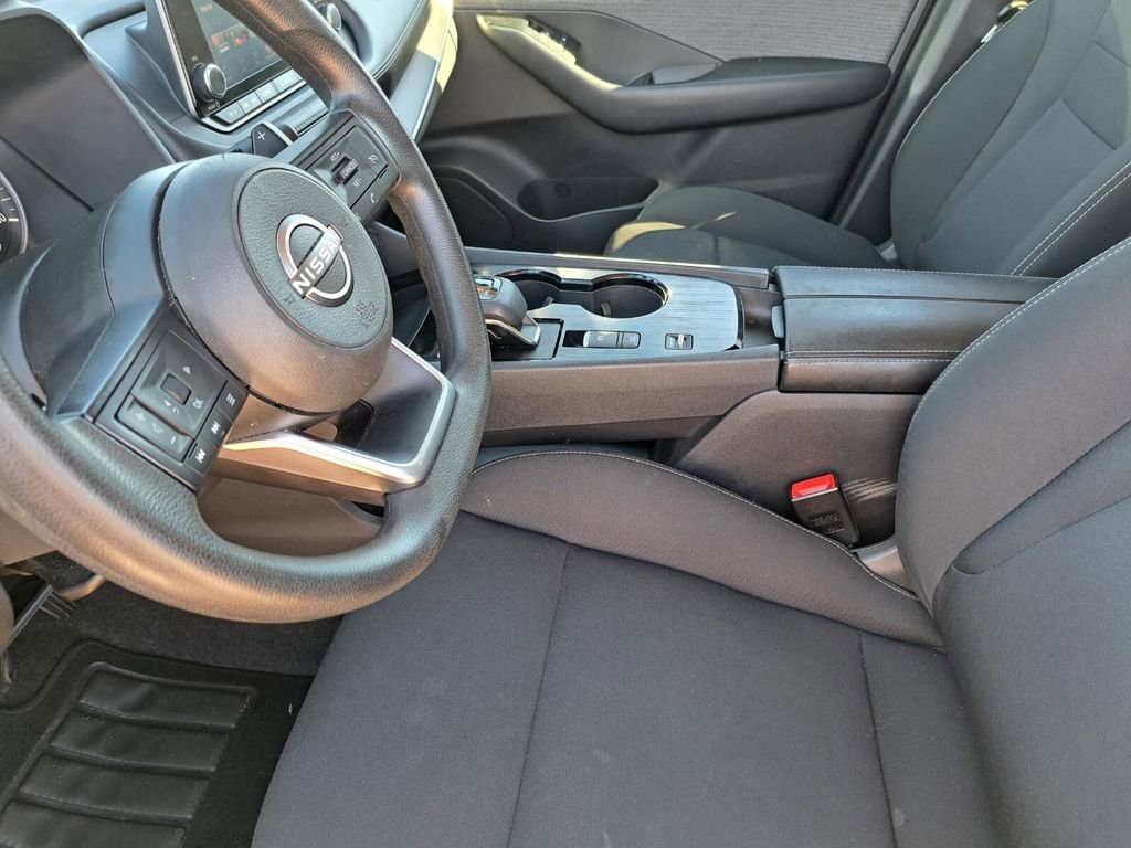 Used 2023 Nissan Rogue S image 16