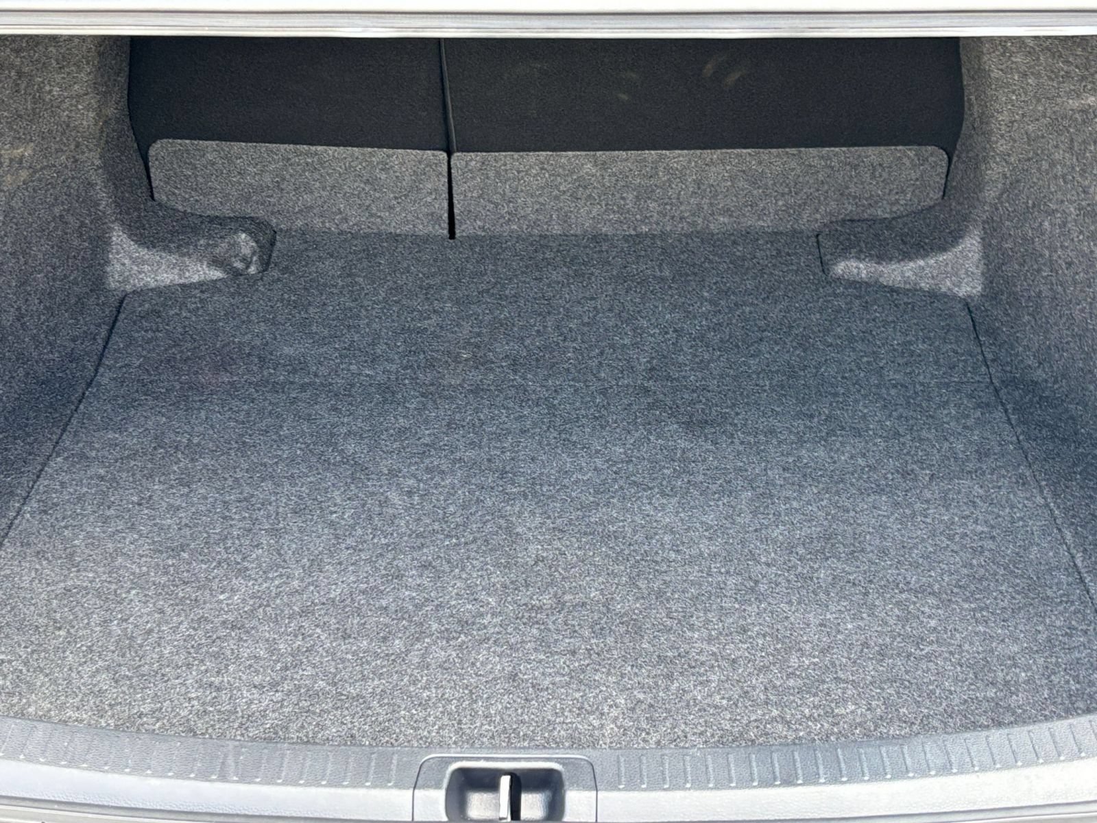 Used 2025 Toyota Corolla LE FWD image 25