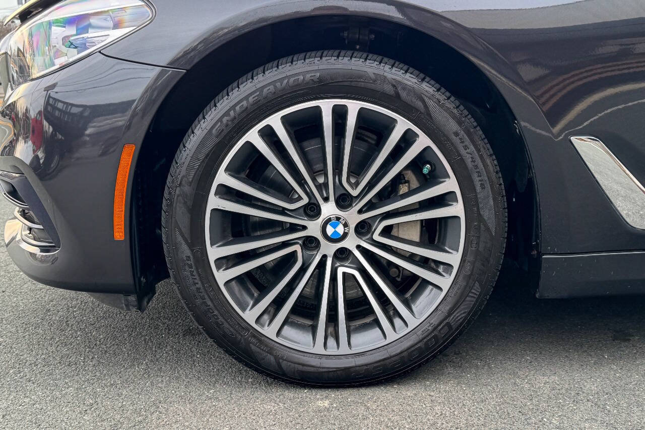 Used 2018 BMW 530i xDrive image 35