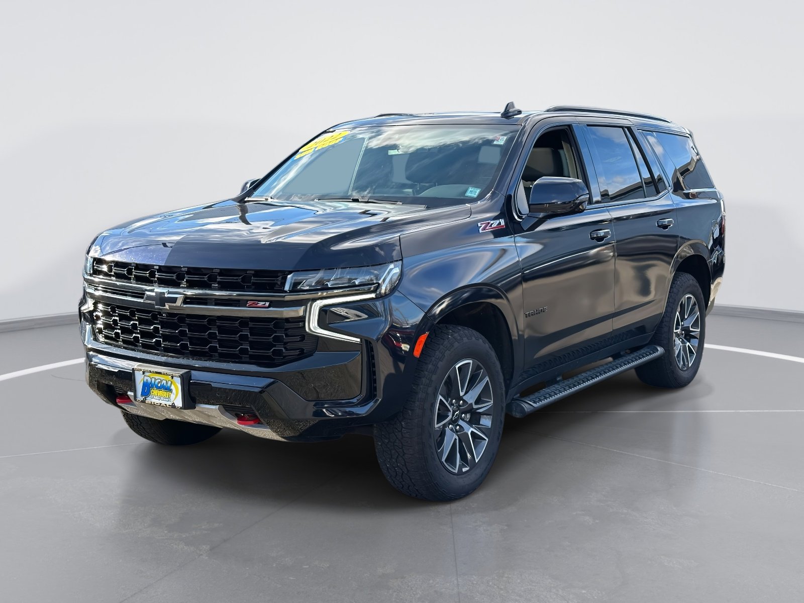 Used 2022 Chevrolet Tahoe Z71 w/ Luxury Package image 3