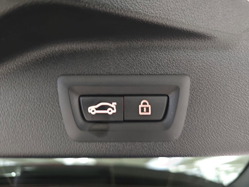 Certified 2022 BMW X5 sDrive40i w/ Parking Assistance Package image 31