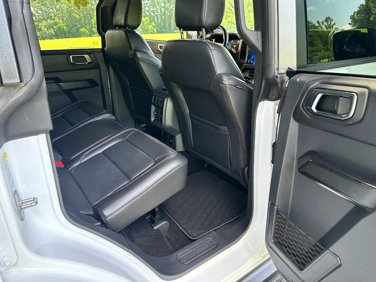 Used 2025 Ford Bronco Outer Banks AWD/4WD image 17