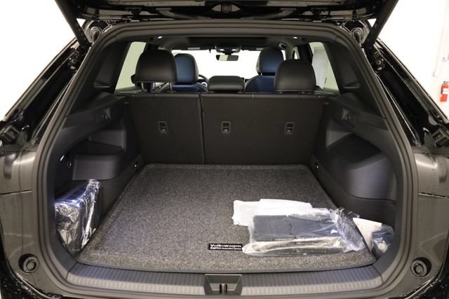 New 2026 Volkswagen Tiguan SE R-Line AWD/4WD image 35