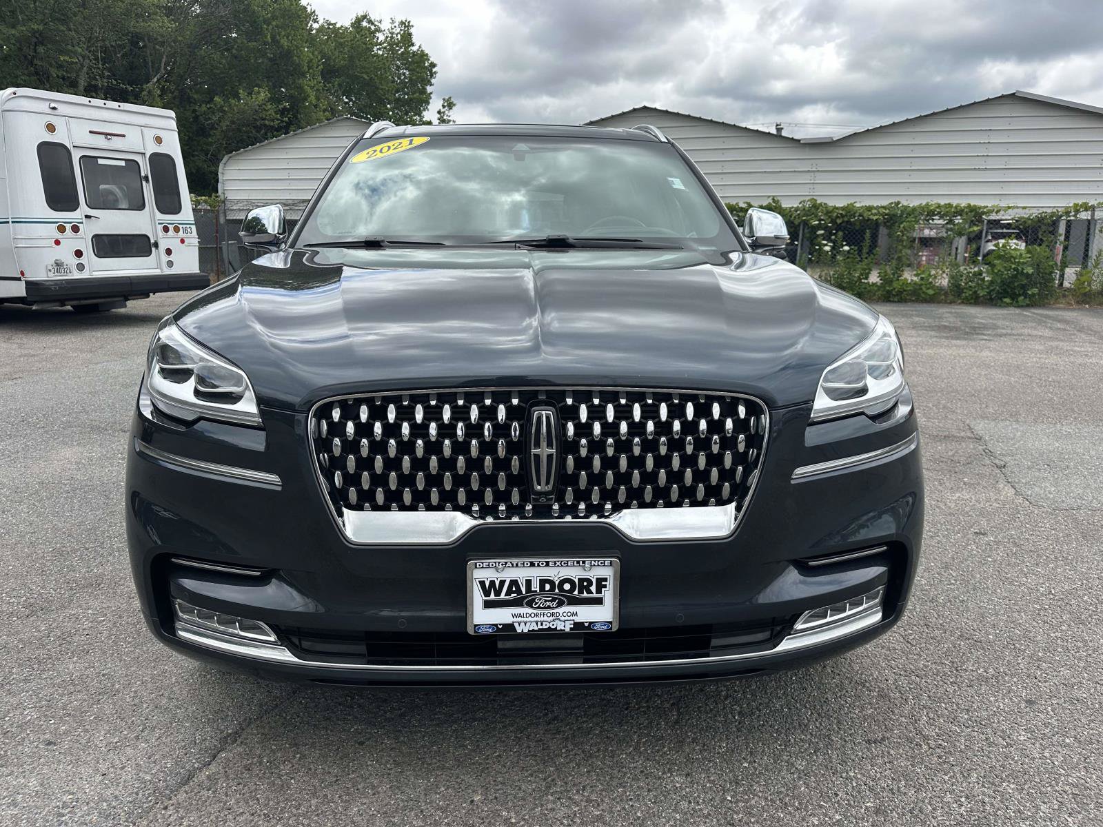 Used 2021 Lincoln Aviator Black Label w/ Dynamic Handling Package AWD/4WD image 2