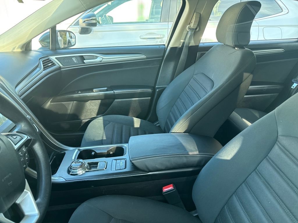 Used 2018 Ford Fusion SE image 15