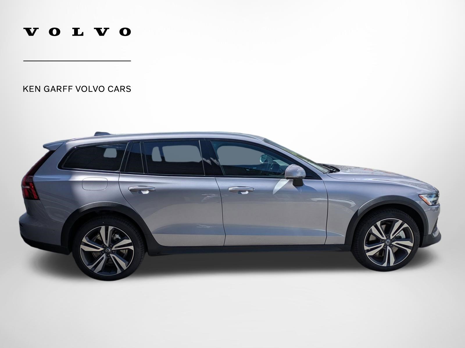 New 2026 Volvo V60 B5 Cross Country Plus w/ Climate Package AWD/4WD image 2