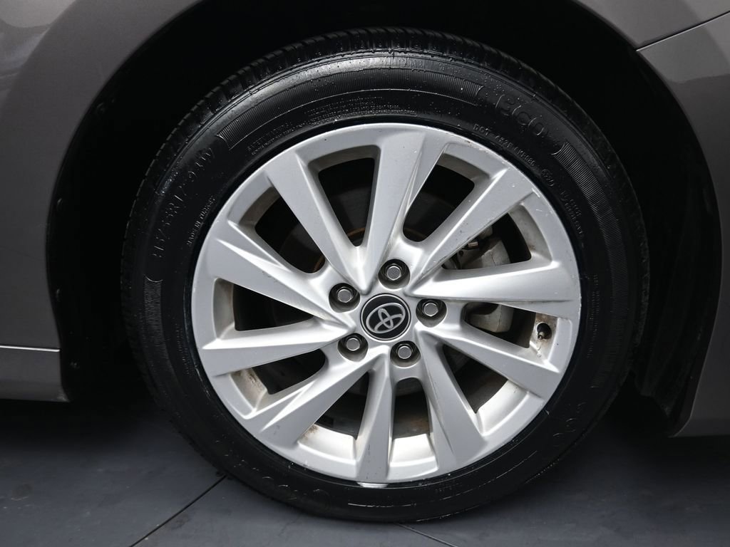 Used 2023 Toyota Camry LE image 5