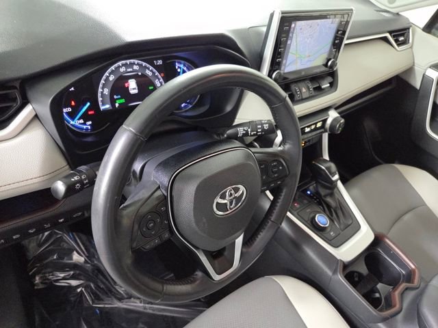 Used 2020 Toyota RAV4 Limited image 16