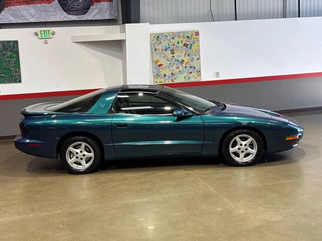 Used 1997 Pontiac Firebird Formula w/ Opt Pkg RWD image 25