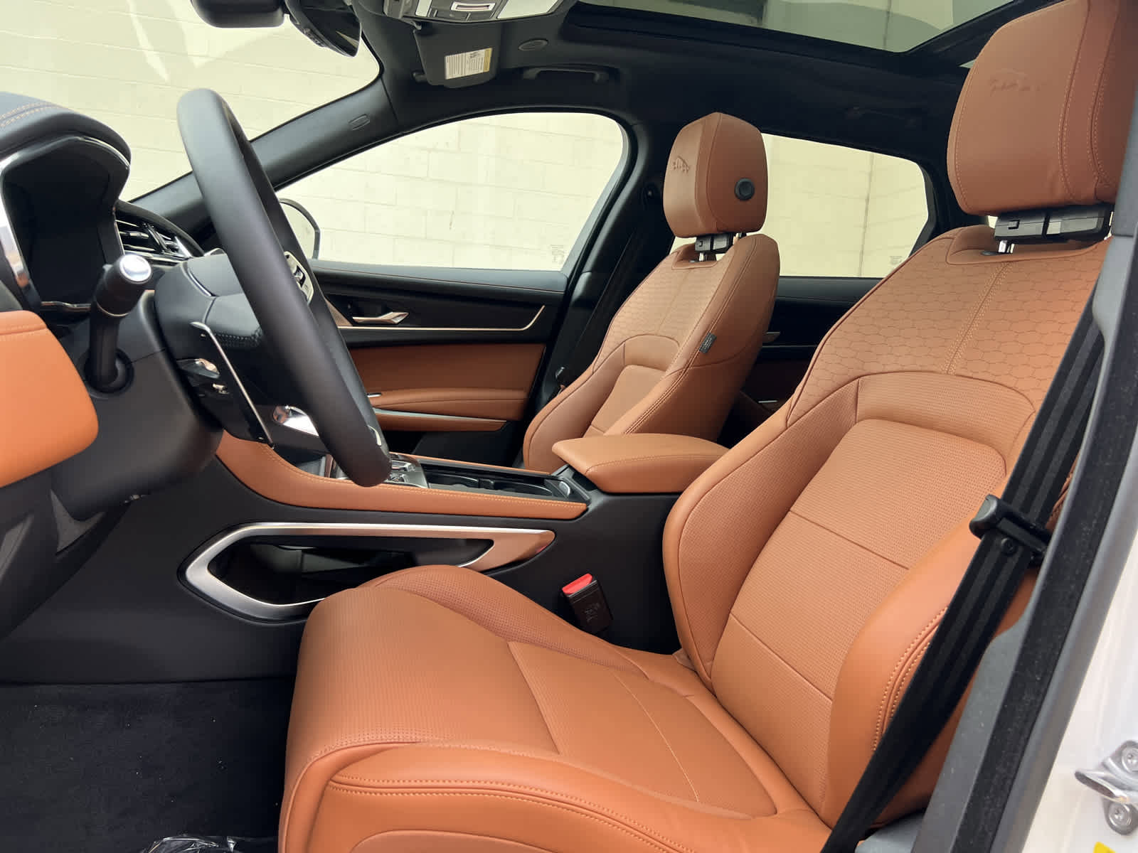 Used 2025 Jaguar F-PACE R-Dynamic S image 12