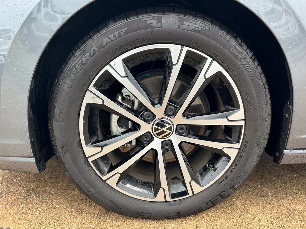 Used 2026 Volkswagen Jetta Sport FWD image 33