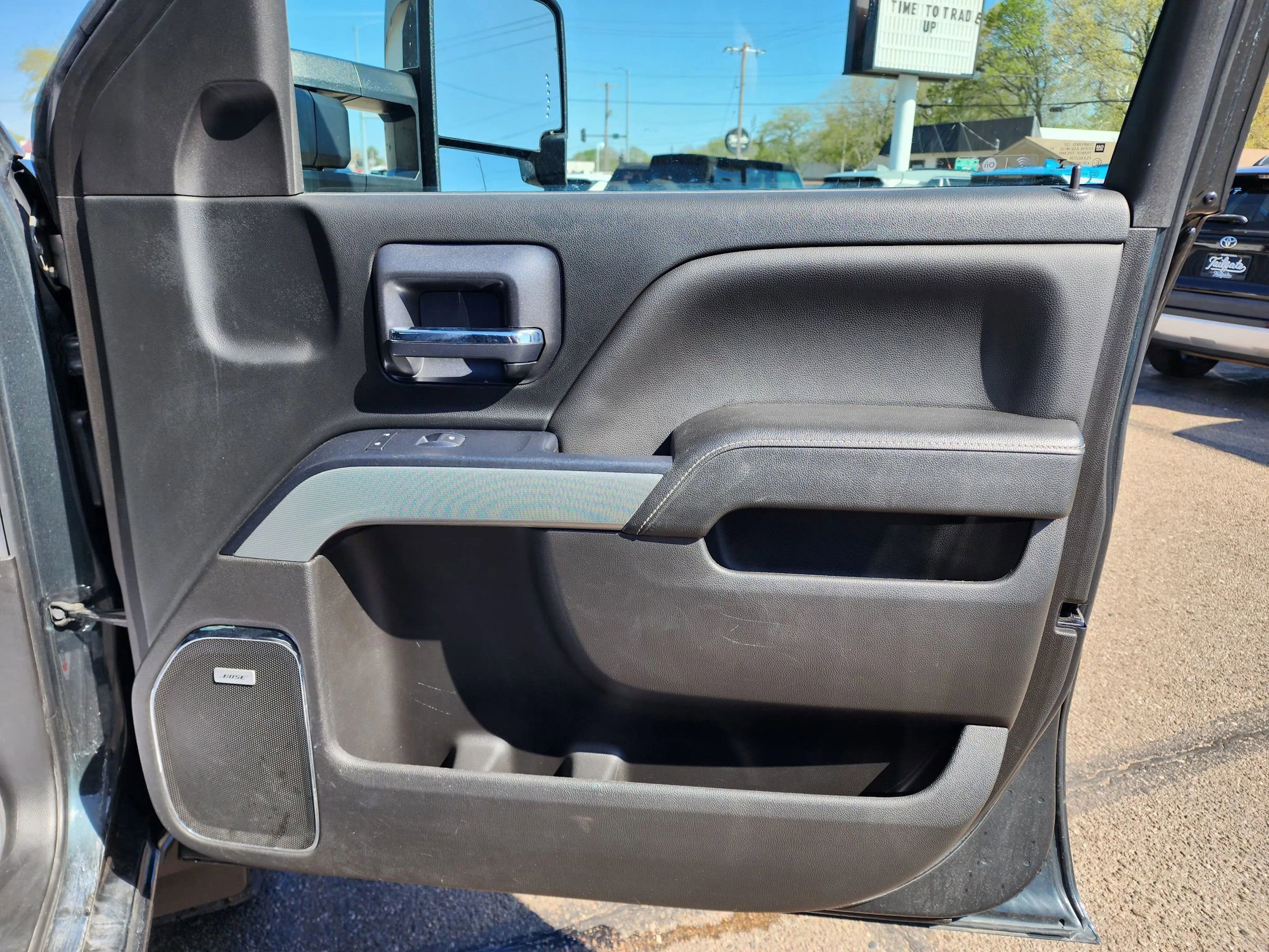 Used 2018 Chevrolet Silverado 2500 LTZ w/ LTZ Plus Package AWD/4WD image 9