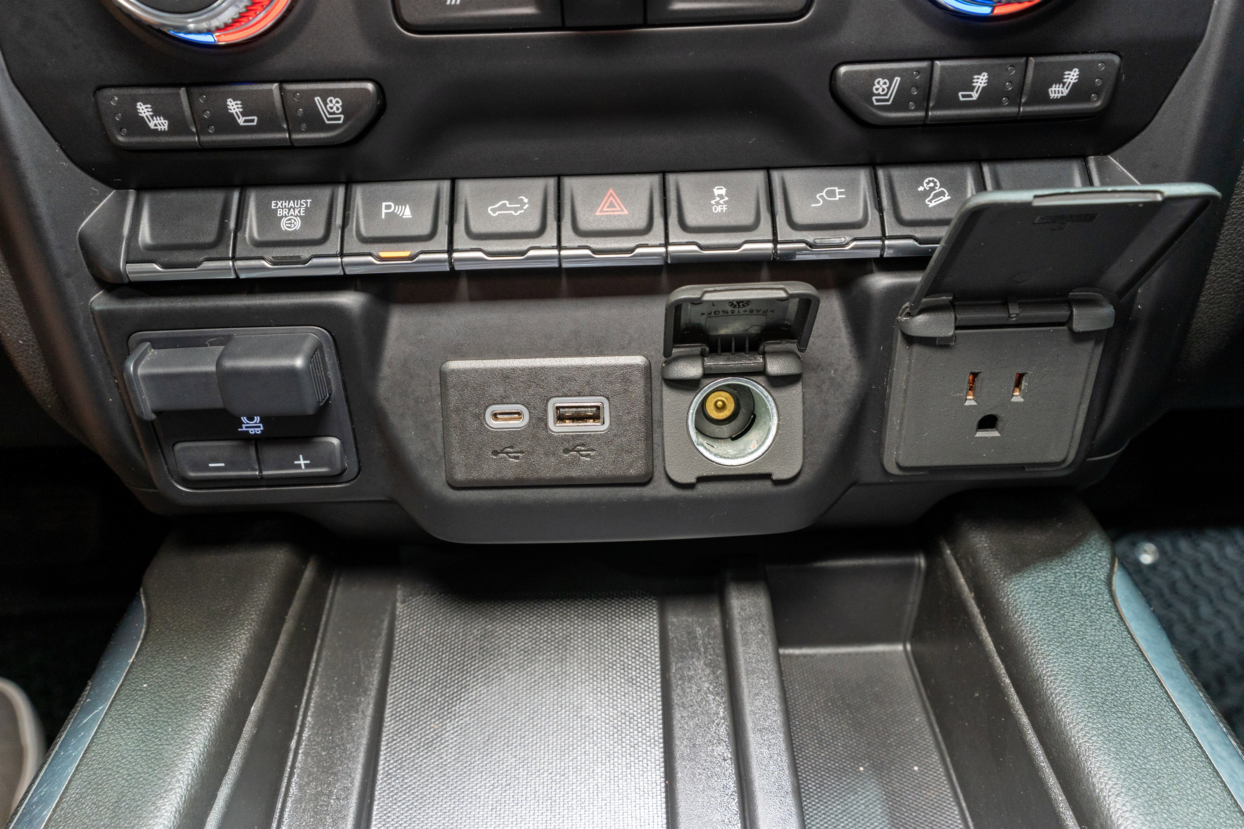 Used 2022 GMC Sierra 2500 AT4 w/ AT4 Preferred Package image 29