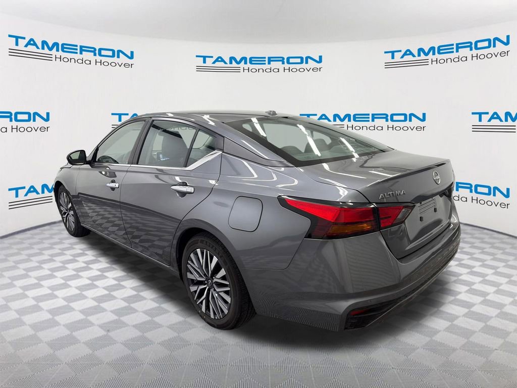 Used 2024 Nissan Altima 2.5 SV FWD image 3