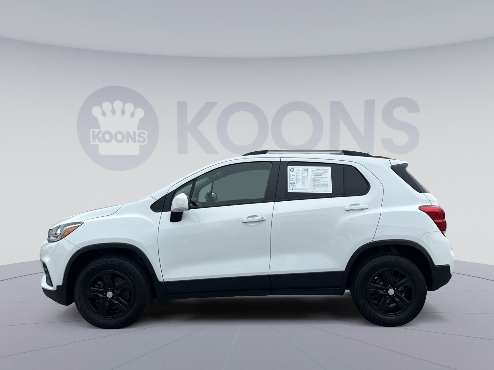 Used 2022 Chevrolet Trax LT w/ LT Convenience Package AWD/4WD image 2