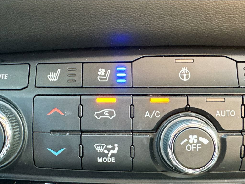 Used 2024 Dodge Durango GT AWD/4WD image 31