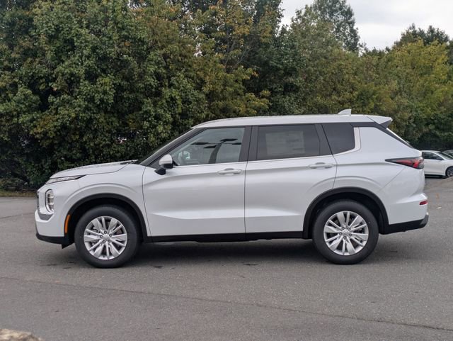 New 2025 Mitsubishi Outlander ES image 7